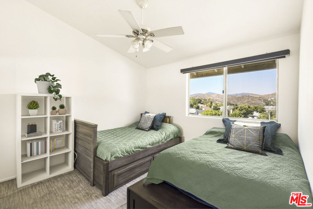 22825 Aspen Court Saugus, CA 91390 - Photo 22 of 48