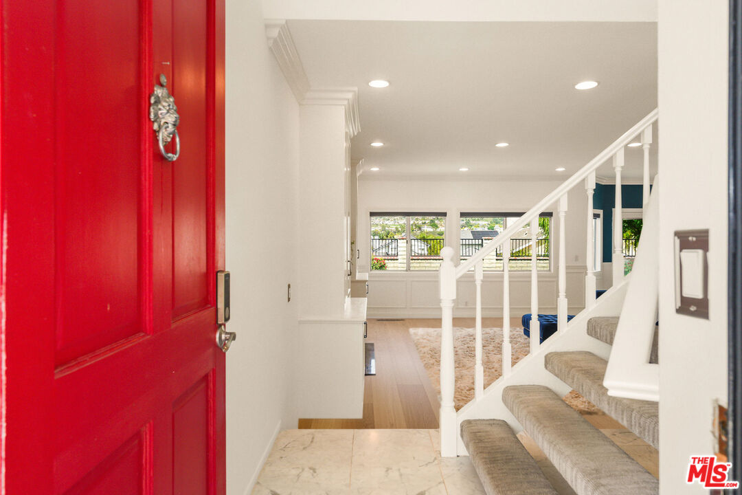 22825 Aspen Court Saugus, CA 91390 - Photo 3 of 48