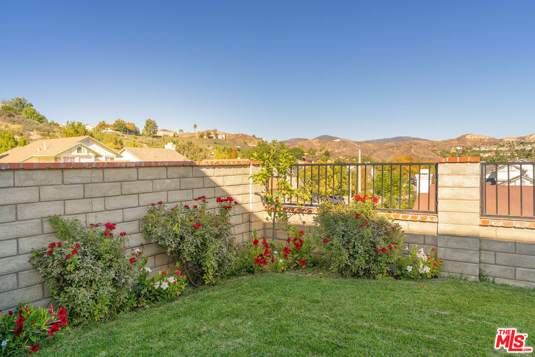 22825 Aspen Court Saugus, CA 91390 - Photo 36 of 48