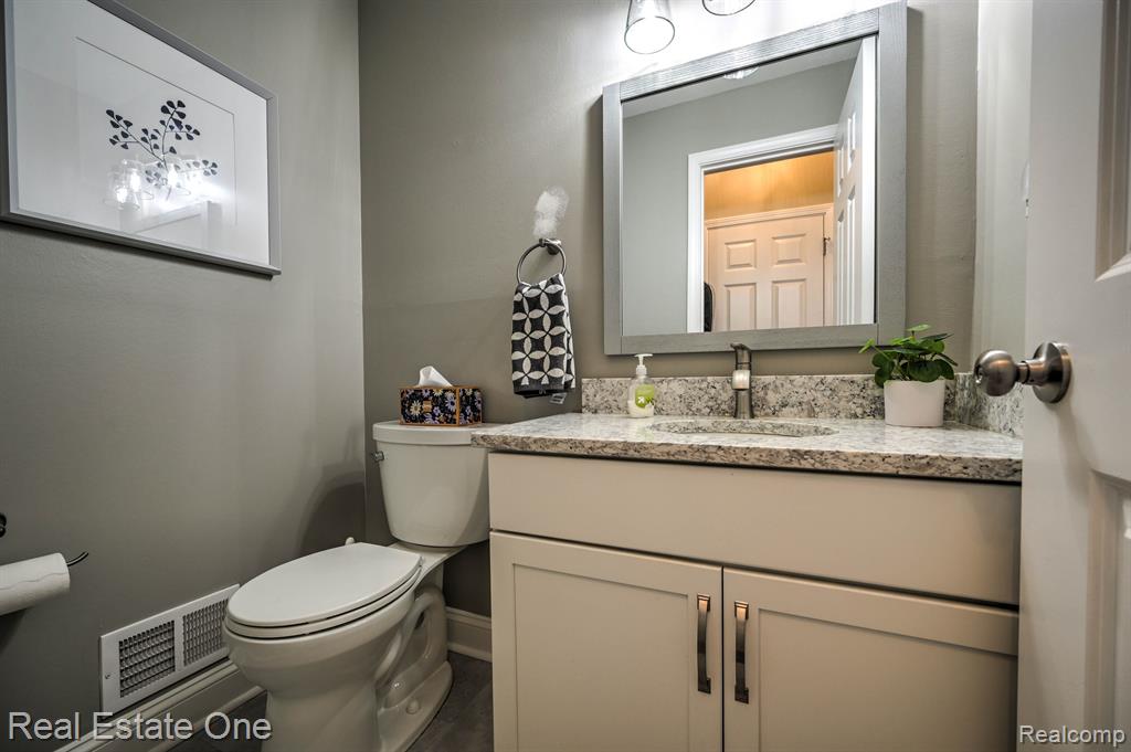 1427 Lantern Lane, Unit 35 Rochester Hills, MI 48306 - Photo 23 of 55