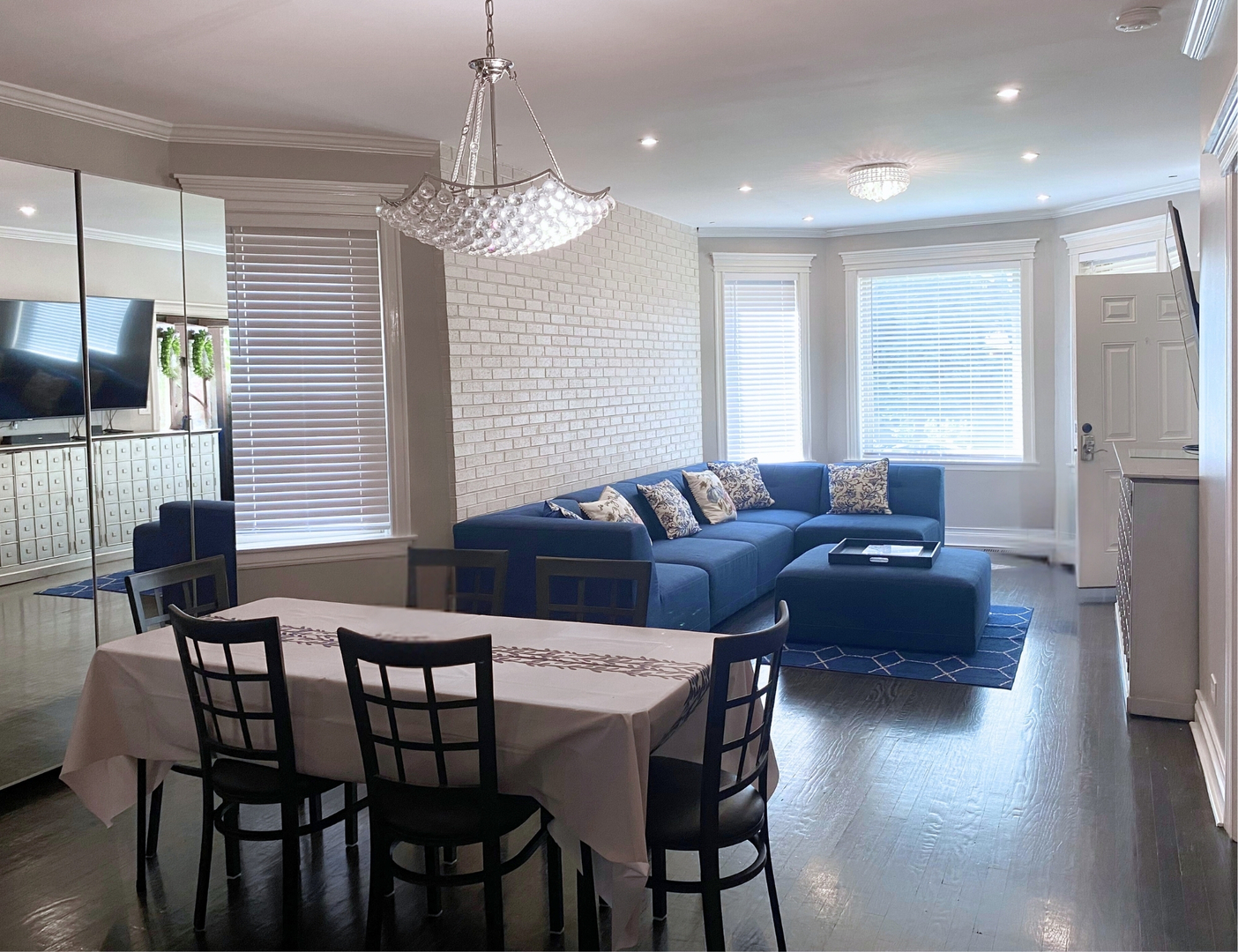 3839 North Hamlin Avenue, Unit 1 Chicago, IL 60618 - Photo 7 of 12