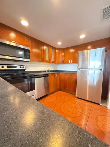 $2,050 | 13499 Biscayne Boulevard, Unit 1114, North Miami, FL 33181