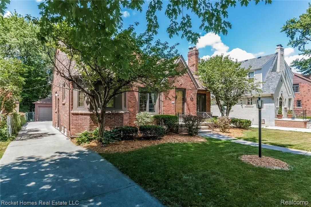 903 Fisher Road Grosse Pointe, MI 48230 - Photo 3 of 38 003-Front_View-2942485-medium.jpg