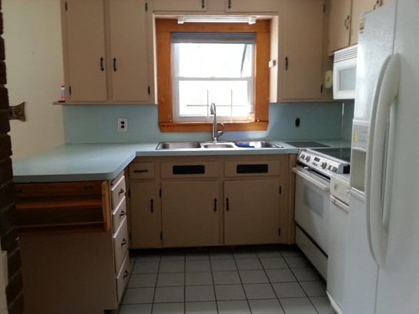 19 Carson Road Woburn, MA 01801 - Photo 3 of 9