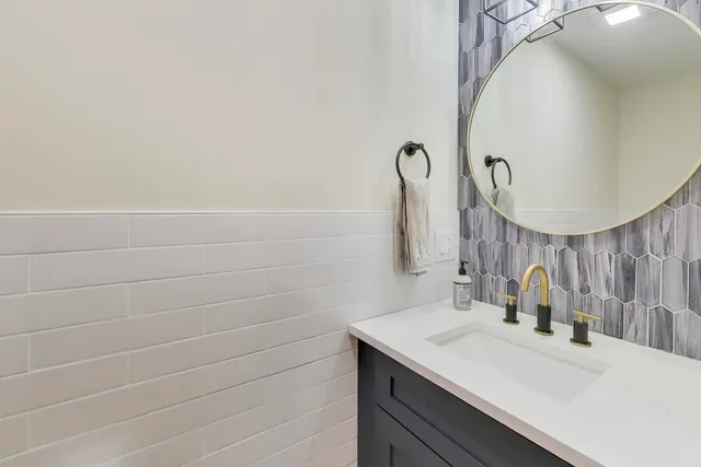 $749,900 | 26225 North Hickory Road, Mundelein, IL 60060