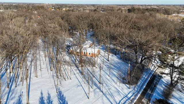 $749,900 | 26225 North Hickory Road, Mundelein, IL 60060