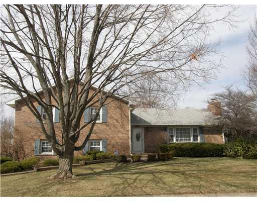 2653 Carousel Drive Springfield, OH 45503 - Photo 3 of 18