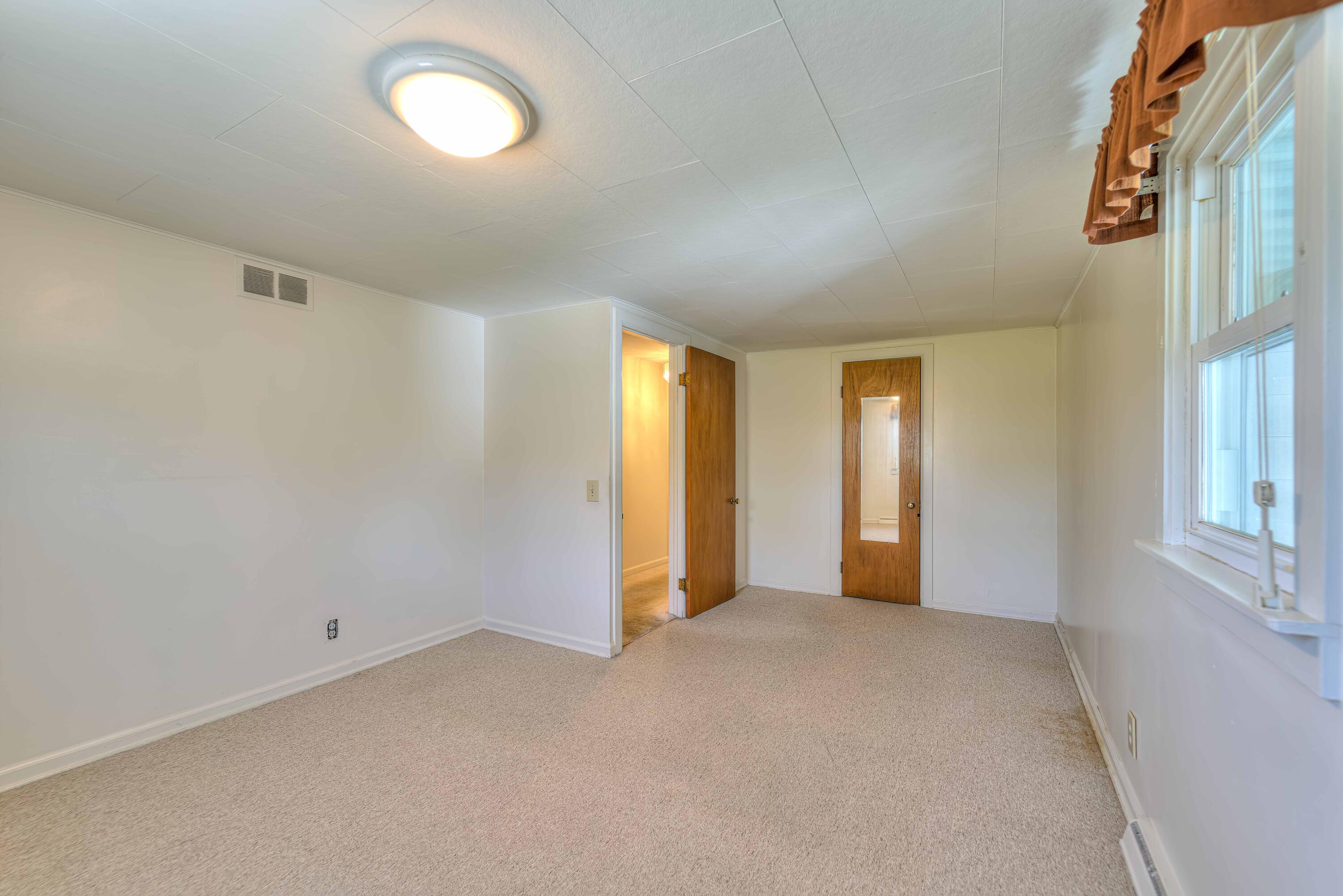 814 Blackman Road Jackson, MI 49201 - Photo 13 of 37 814 Blackman Rd 29