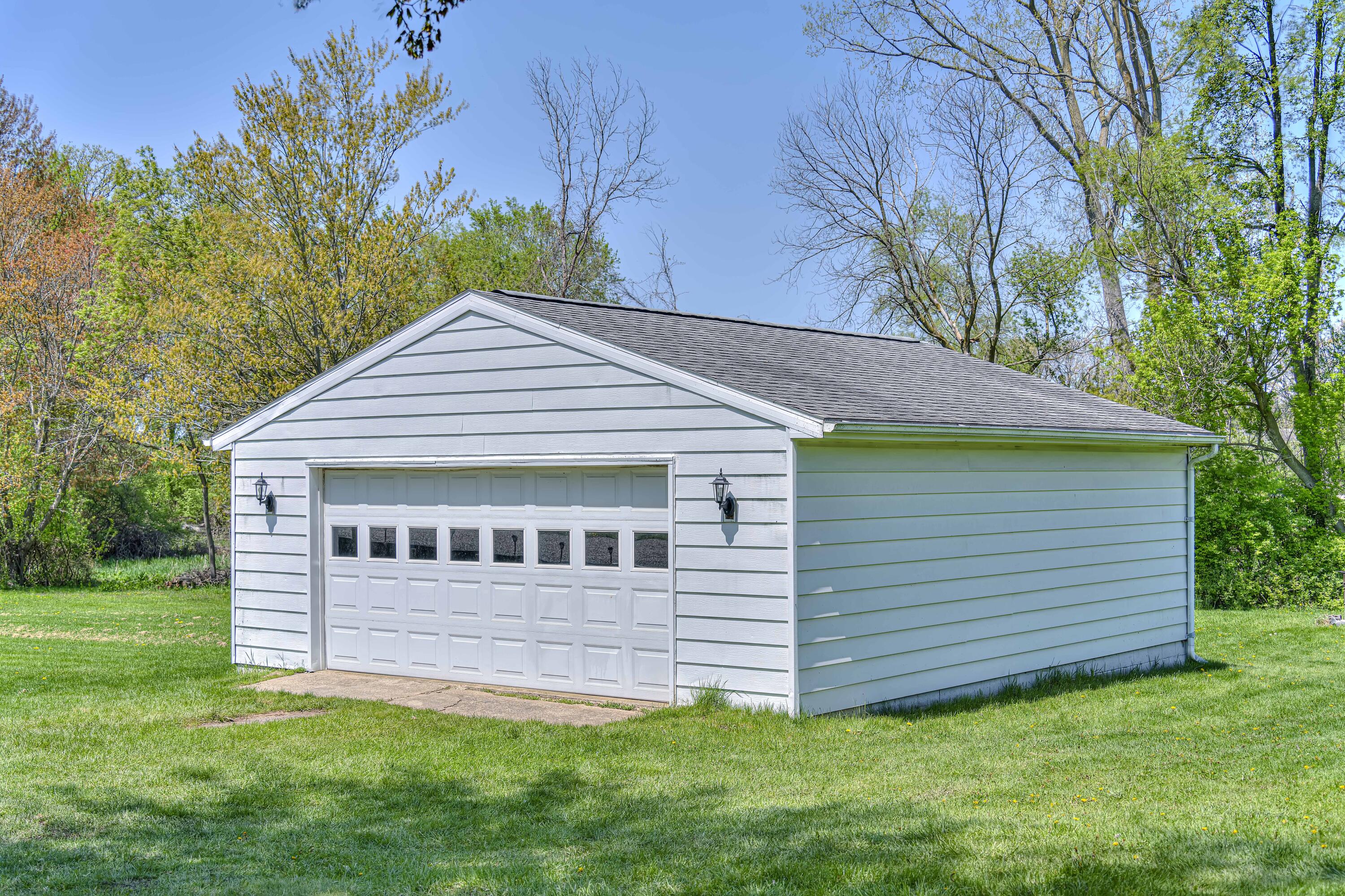 814 Blackman Road Jackson, MI 49201 - Photo 25 of 37 814 Blackman Rd 05