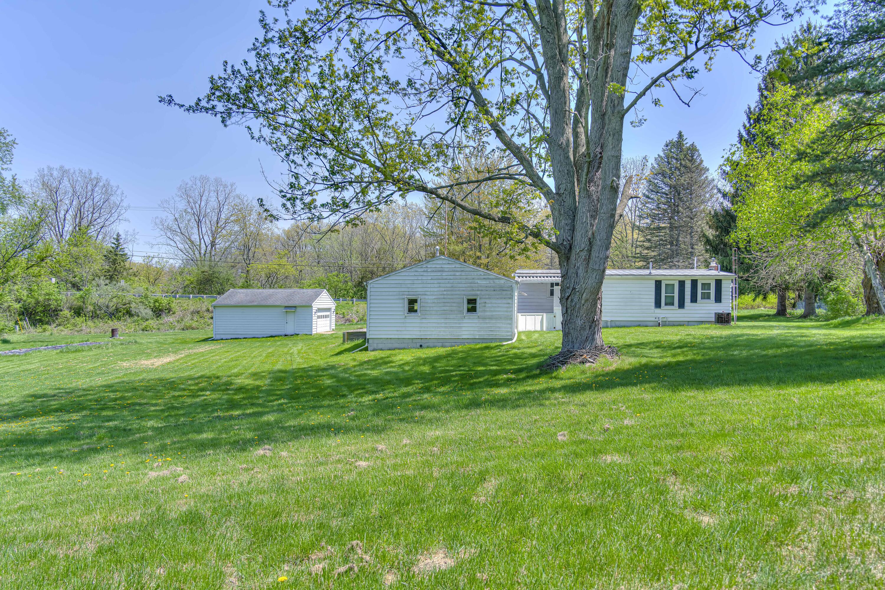 814 Blackman Road Jackson, MI 49201 - Photo 27 of 37 814 Blackman Rd 07