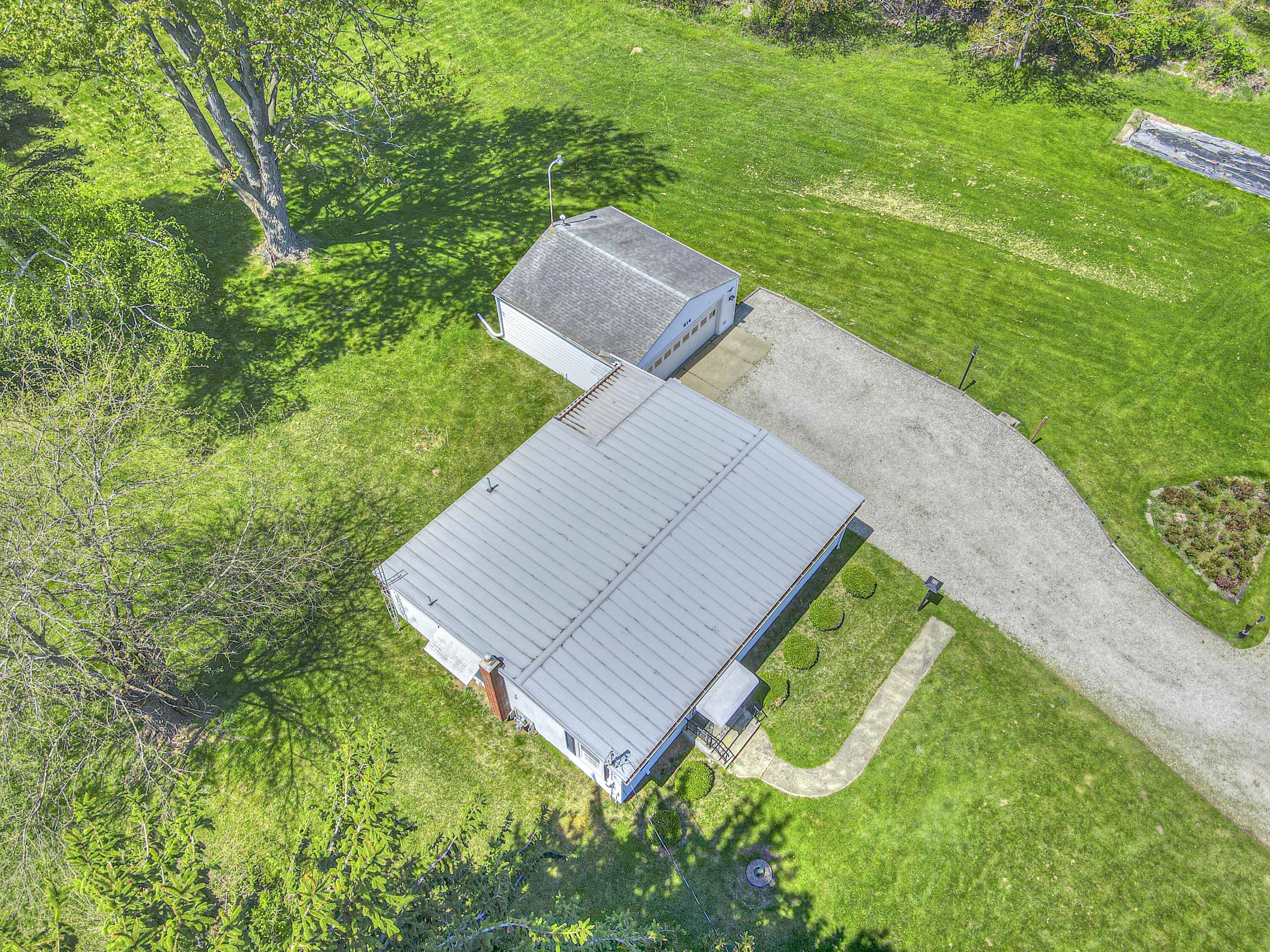 814 Blackman Road Jackson, MI 49201 - Photo 32 of 37 814 Blackman Rd 13