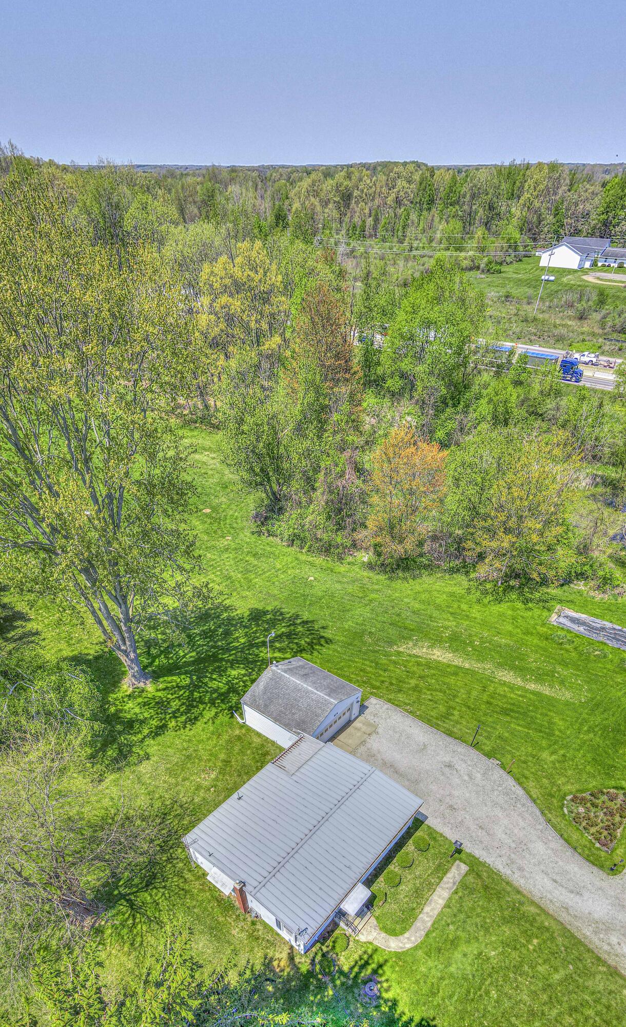 814 Blackman Road Jackson, MI 49201 - Photo 33 of 37 814 Blackman Rd 14