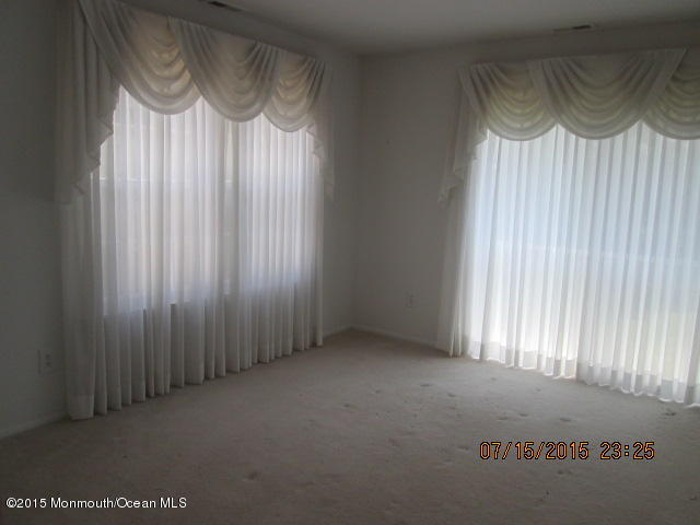 504 Harding Road, Unit 6 Freehold, NJ 07728 - Photo 5 of 17 IMG_1208