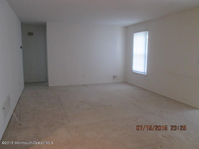 504 Harding Road, Unit 6 Freehold, NJ 07728 - Photo 7 of 17 IMG_1210