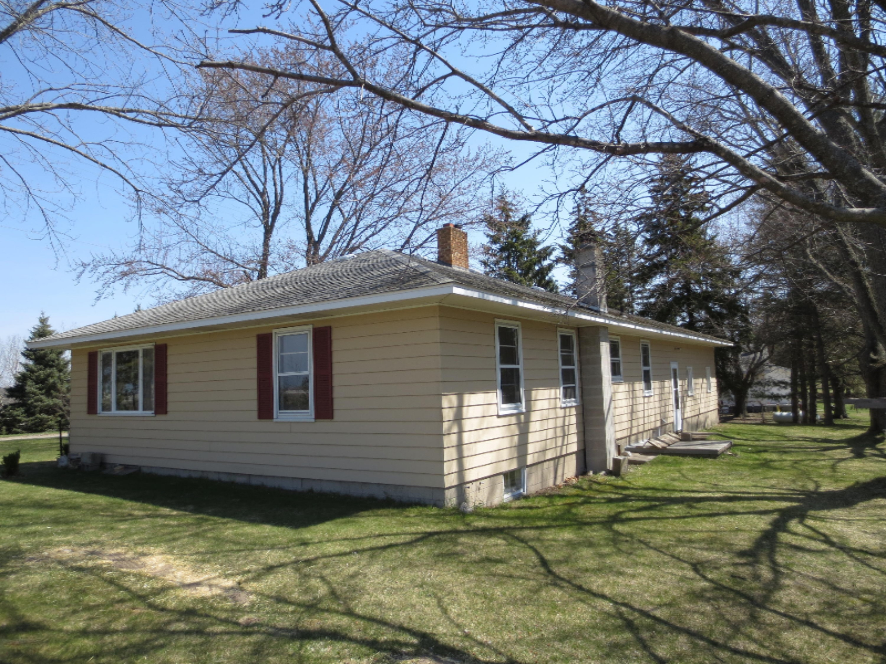 1500 East Preuss Road Manistee, MI 49660 - Photo 3 of 22 IMG_0098