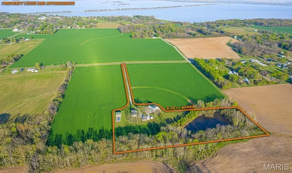 $709,900 | 21617 Emerald Road, Carlyle, IL 62231