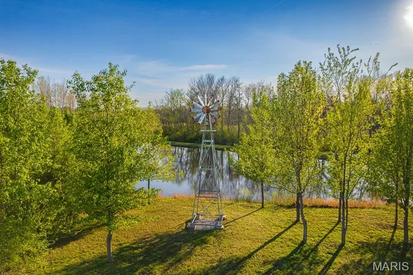 $709,900 | 21617 Emerald Road, Carlyle, IL 62231