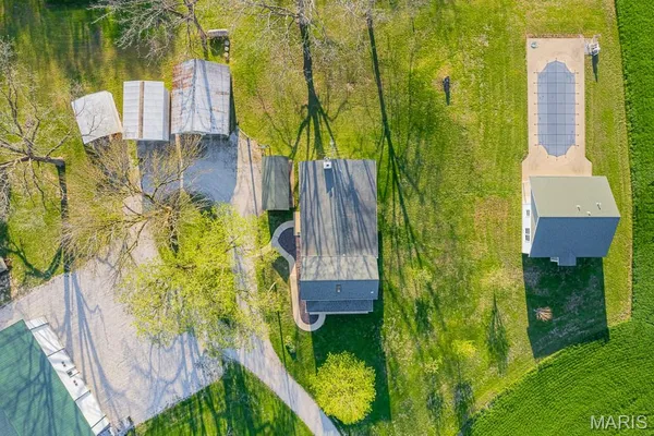 $709,900 | 21617 Emerald Road, Carlyle, IL 62231