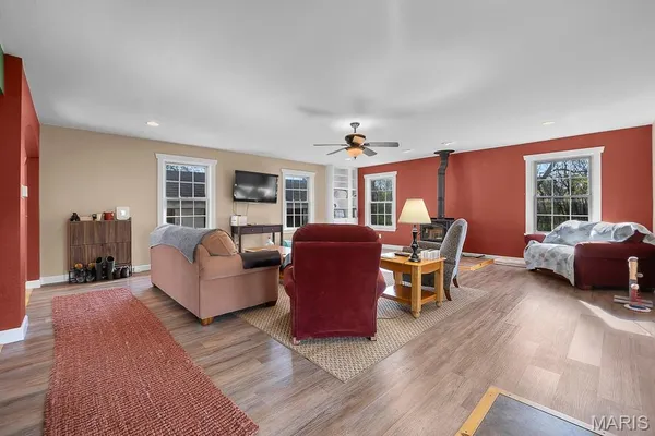 $709,900 | 21617 Emerald Road, Carlyle, IL 62231