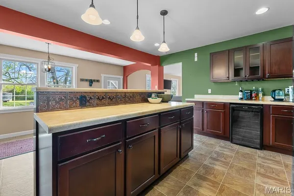 $709,900 | 21617 Emerald Road, Carlyle, IL 62231