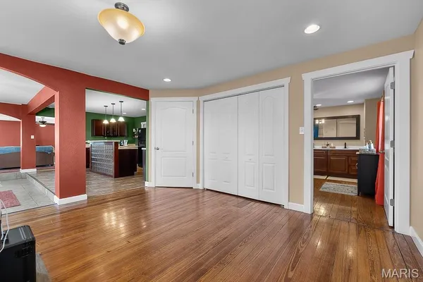 $709,900 | 21617 Emerald Road, Carlyle, IL 62231