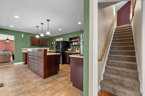 $709,900 | 21617 Emerald Road, Carlyle, IL 62231