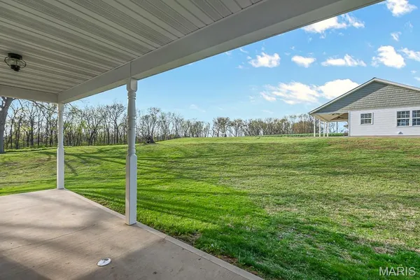 $709,900 | 21617 Emerald Road, Carlyle, IL 62231