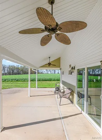 $709,900 | 21617 Emerald Road, Carlyle, IL 62231