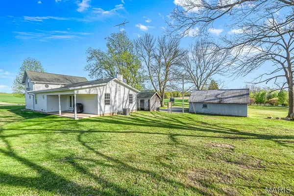 $709,900 | 21617 Emerald Road, Carlyle, IL 62231