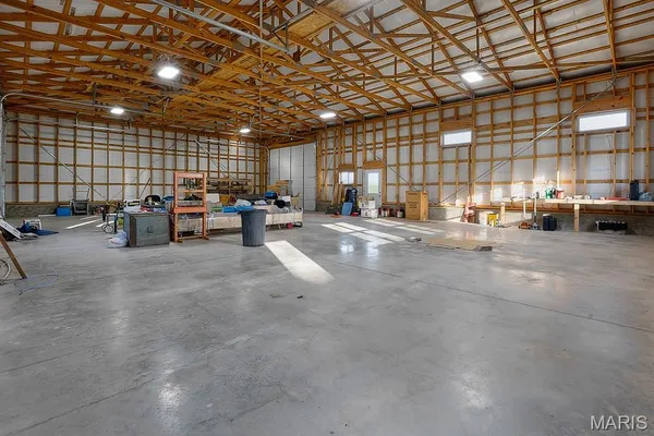 $709,900 | 21617 Emerald Road, Carlyle, IL 62231