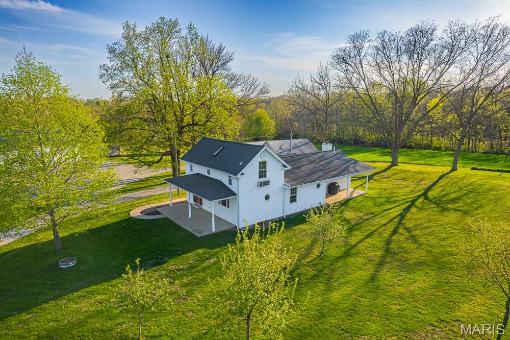 21617 Emerald Road Carlyle, IL 62231 - Photo 8 of 98