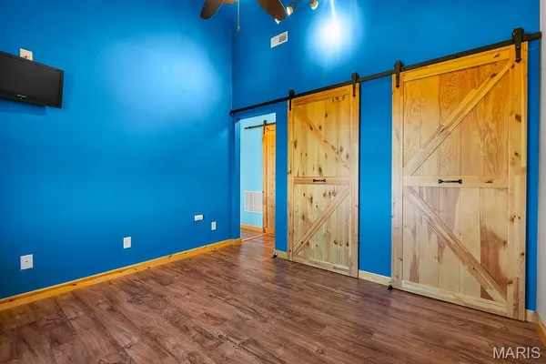 $709,900 | 21617 Emerald Road, Carlyle, IL 62231