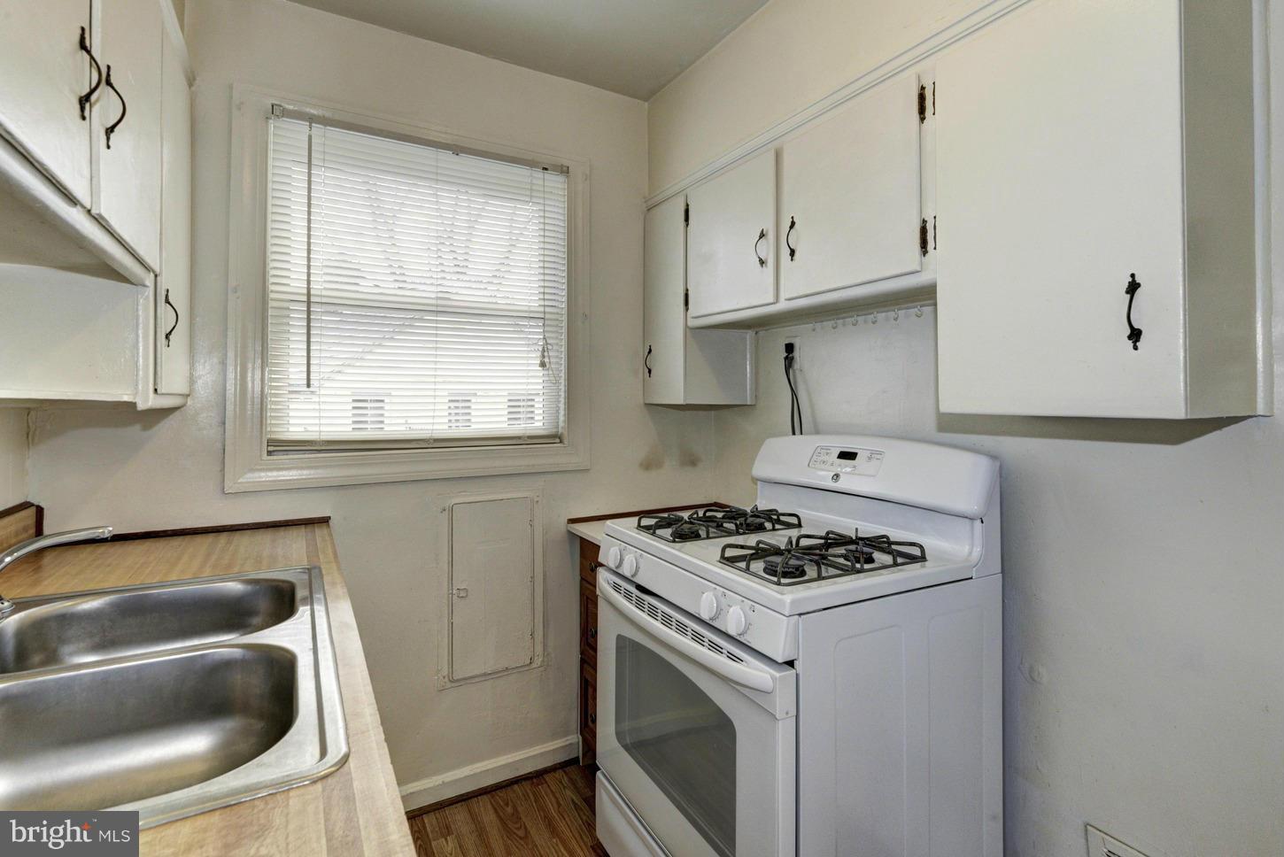 12618 Flack Street Silver Spring, MD 20906 - Photo 11 of 27 Kitchen