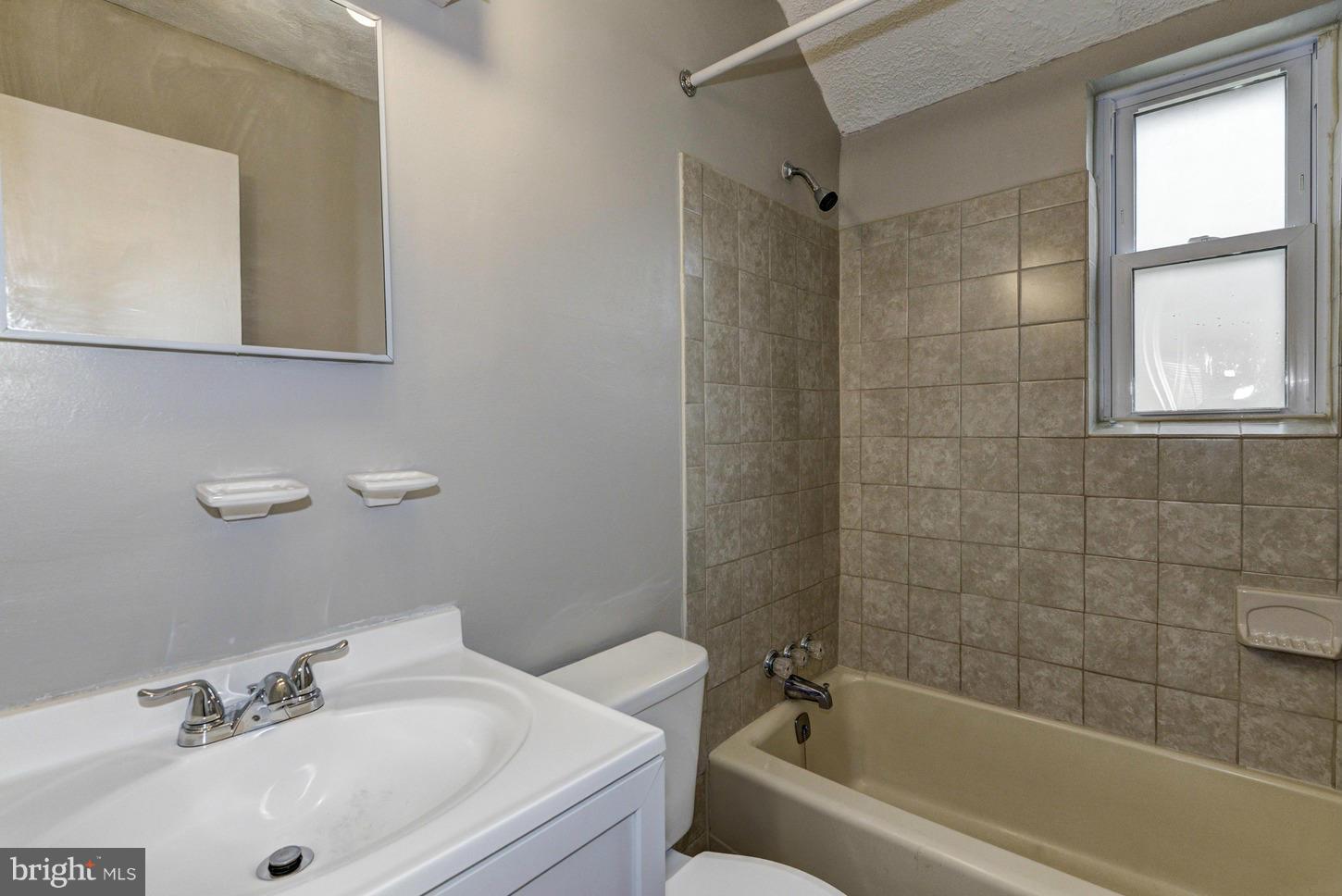 12618 Flack Street Silver Spring, MD 20906 - Photo 23 of 27 Main Full Bath