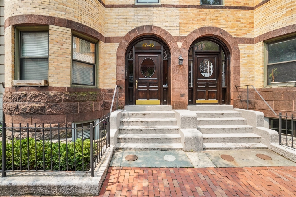 45 St Botolph Street, Unit 203 Boston, MA 02116 - Photo 16 of 17