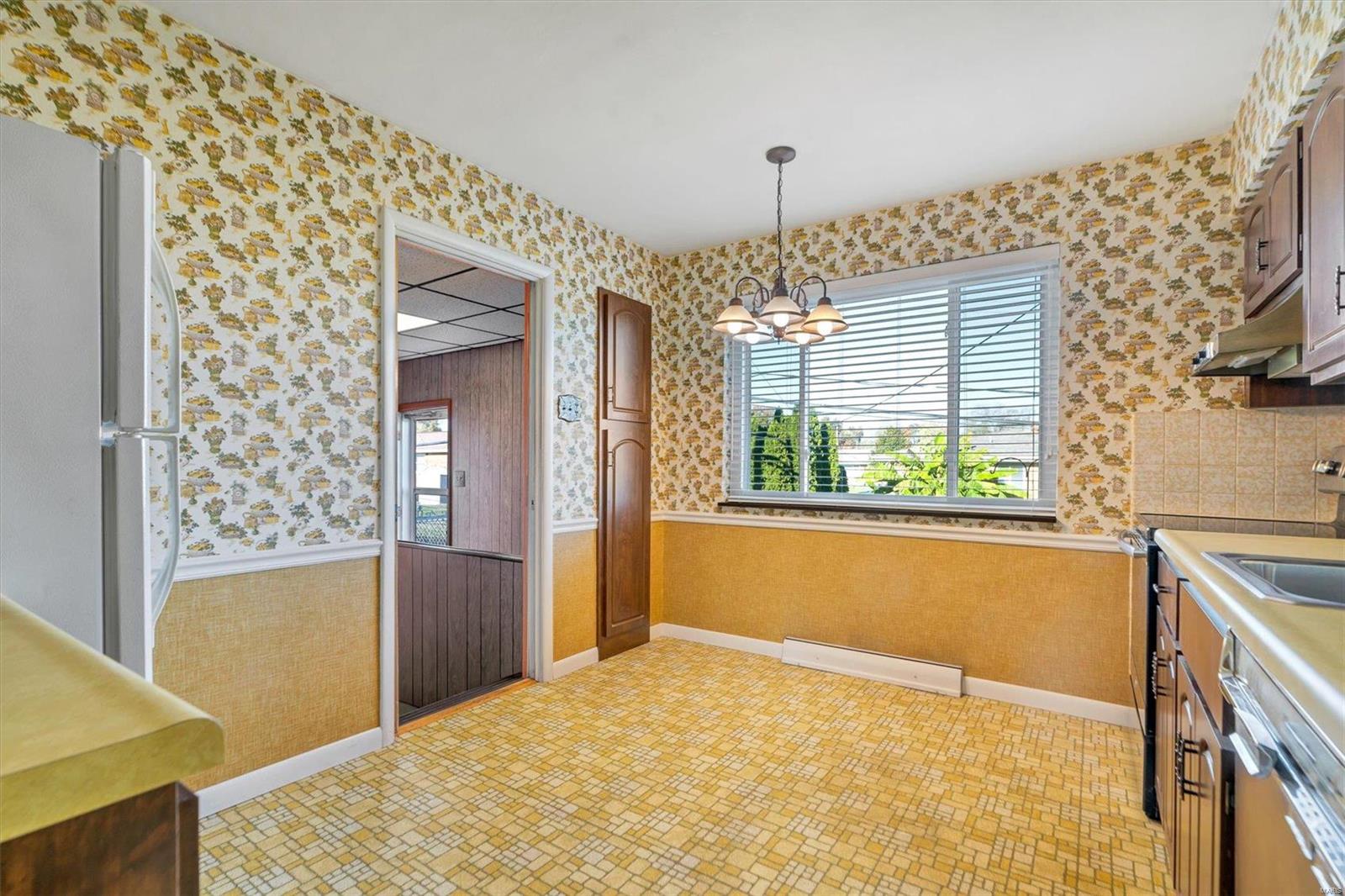 4307 Kay Lane St. Louis, MO 63123 - Photo 9 of 18