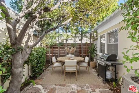 $4,995 | 6289 Commodore Sloat Drive, Los Angeles, CA 90048