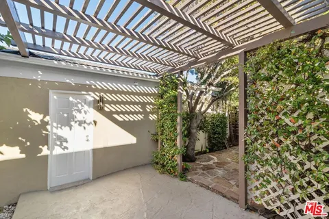 $4,995 | 6289 Commodore Sloat Drive, Los Angeles, CA 90048