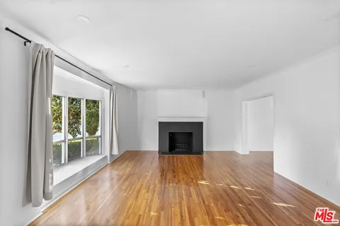 $4,995 | 6289 Commodore Sloat Drive, Los Angeles, CA 90048