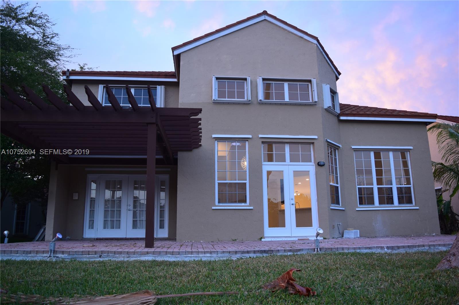 1390 Seabay Road Weston, FL 33326 - Photo 18 of 26 Gallery Image 18