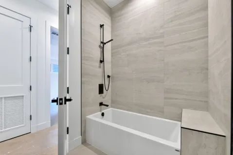 $575,000 | 1244 North Kedzie Avenue, Unit 3, Chicago, IL 60651