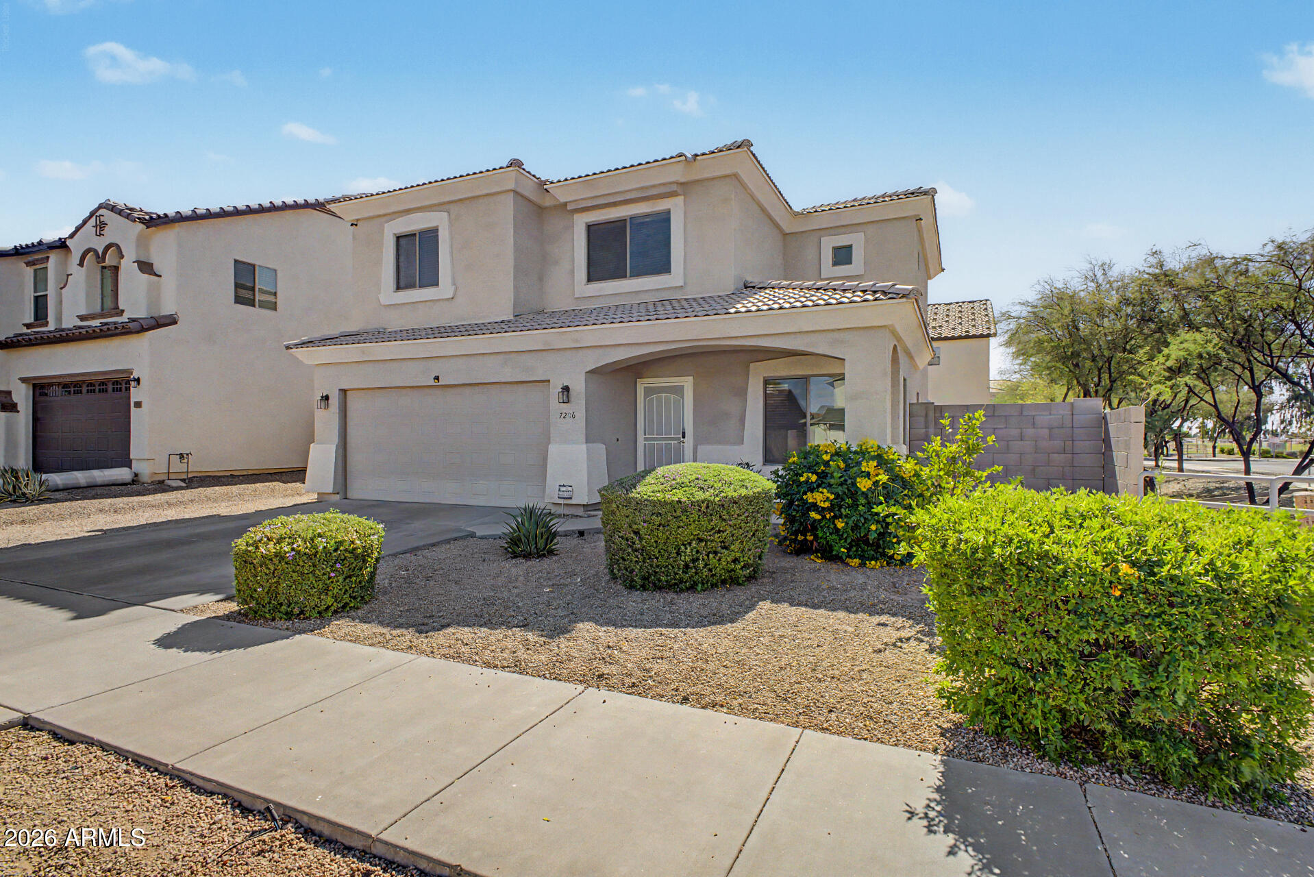 7206 South 12th Way Phoenix, AZ 85042 - Photo 4 of 34 front view of a house