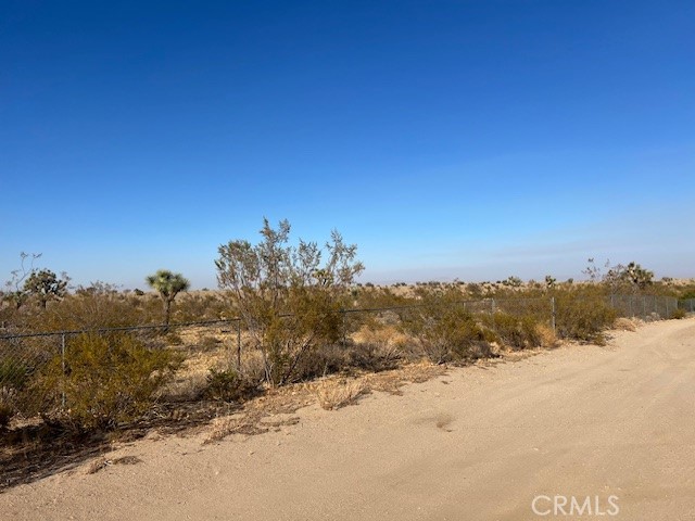 5202 La Mesa Road Phelan, CA 92371 - Photo 7 of 14