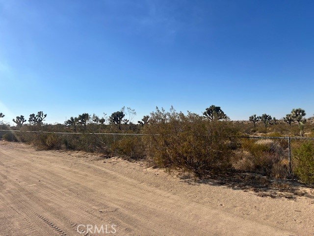 5202 La Mesa Road Phelan, CA 92371 - Photo 9 of 14