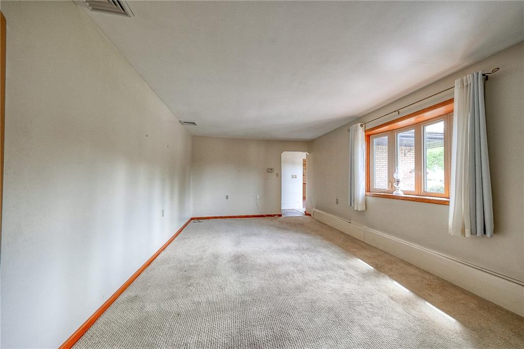 1632 Highland Road Conway, PA 15027 - Photo 4 of 24 Gallery Image 4