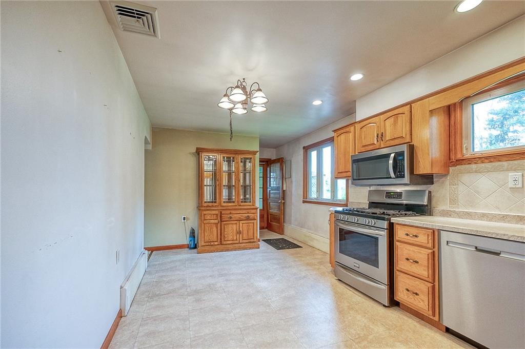 1632 Highland Road Conway, PA 15027 - Photo 7 of 24 Gallery Image 7