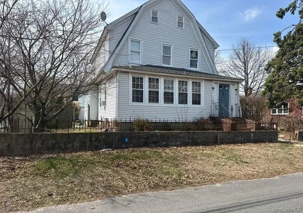 $765,000 | 129 North 7th Street, Lindenhurst, NY 11757