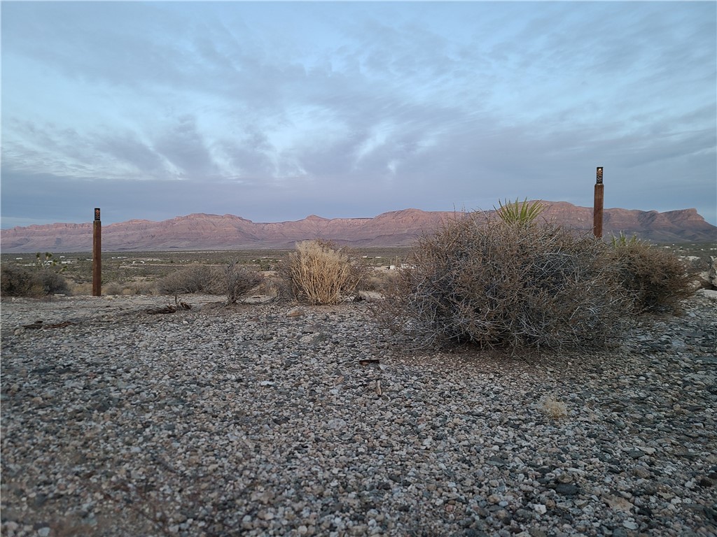 27071 Rainbow Road Meadview, AZ 86444 - Photo 2 of 11 Mountain view