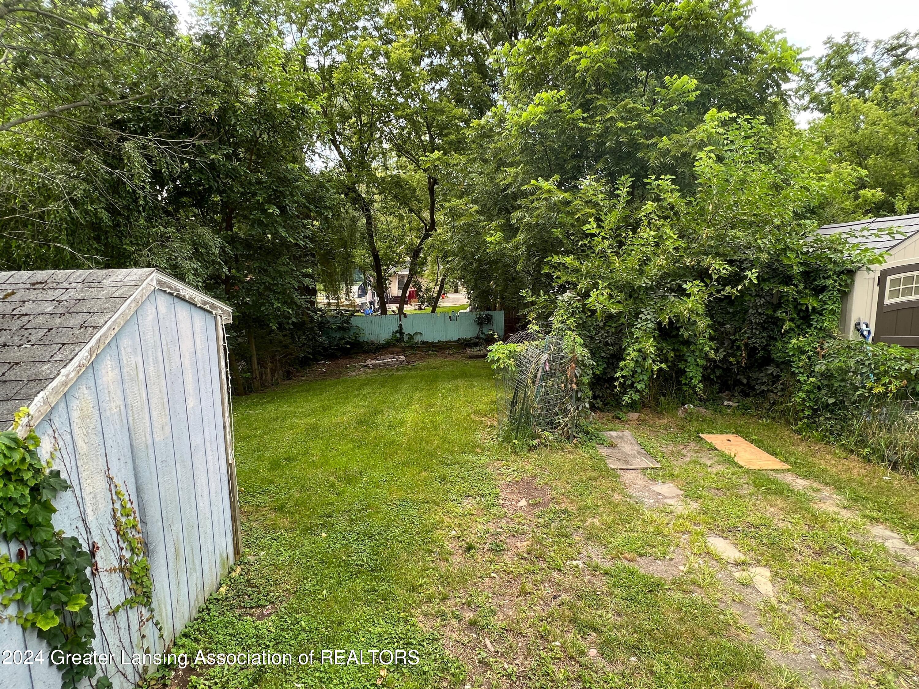 1007 Cleveland Street Lansing, MI 48906 - Photo 22 of 23 IMG_6436