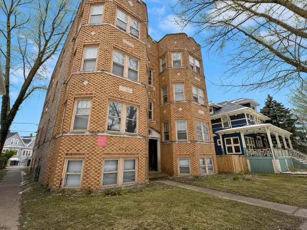 $1,375 | 3636 Grand Boulevard, Unit ENGLISH, Brookfield, IL 60513